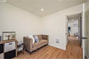 452 S 4th St, Springfield, OR 97477 - Photo 9