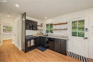 452 S 4th St, Springfield, OR 97477 - Photo 5