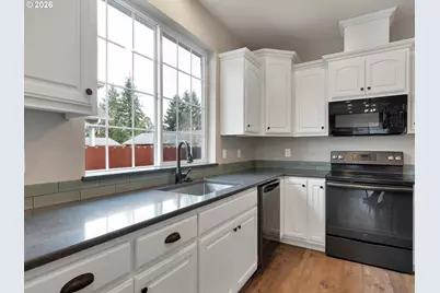 355 SE Juniper St, Mill City, OR 97360 - Photo 7