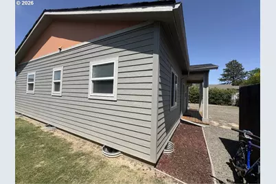 905 Cowl St, Milton-Freewater, OR 97862 - Photo 3