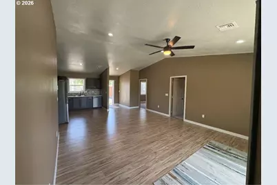 905 Cowl St, Milton-Freewater, OR 97862 - Photo 13