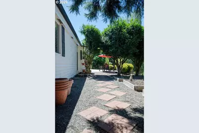 2815 NW Eastway Ct, Beaverton, OR 97006 - Photo 39