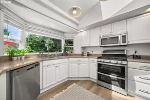 2815 NW Eastway Ct, Beaverton, OR 97006 - Photo 11