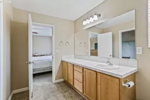 22908 NE Chinook St, Wood Village, OR 97060 - Photo 21
