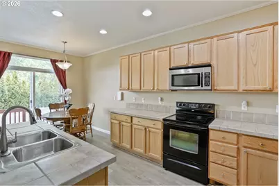 22908 NE Chinook St, Wood Village, OR 97060 - Photo 11