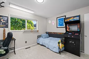 18385 SW Division St, Beaverton, OR 97078 - Photo 15