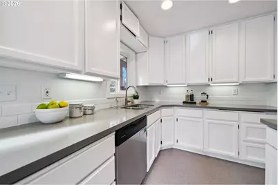 4355 NE 83rd Ave, Portland, OR 97220 - Photo 9