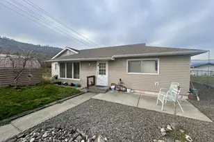 917 Myrtle St, The Dalles, OR 97058 - Photo 1