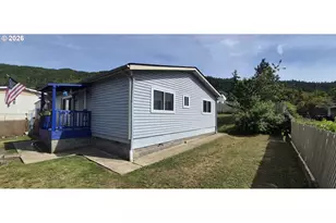 127 Clark St, Myrtle Creek, OR 97457 - Photo 3