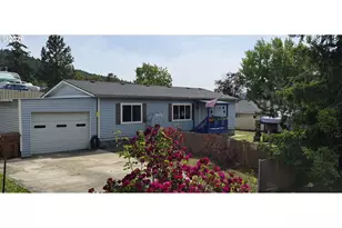 127 Clark St, Myrtle Creek, OR 97457 - Photo 1