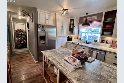 37303 Wallace Creek Rd, Springfield, OR 97478 - Photo 7