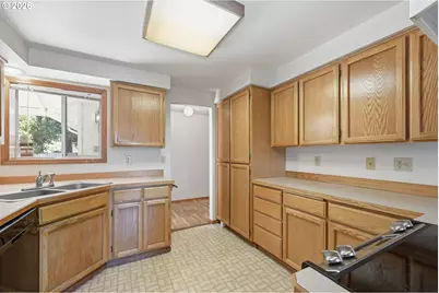3921 N Clarey St, Eugene, OR 97402 - Photo 11