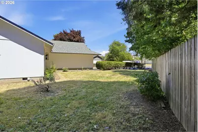 3921 N Clarey St, Eugene, OR 97402 - Photo 5