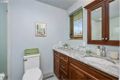 10831 NE Oregon St, Portland, OR 97220 - Photo 25