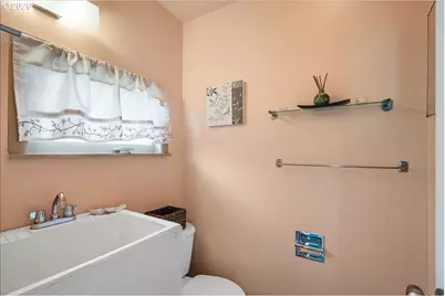 10831 NE Oregon St, Portland, OR 97220 - Photo 29