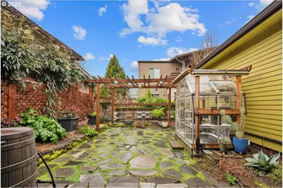 6044 SE Stark St, Portland, OR 97215 - Photo 37