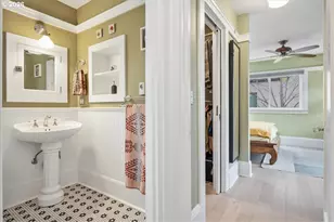 6044 SE Stark St, Portland, OR 97215 - Photo 15