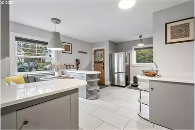 6044 SE Stark St, Portland, OR 97215 - Photo 21