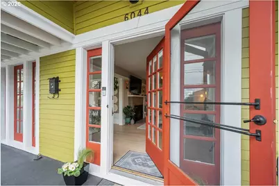 6044 SE Stark St, Portland, OR 97215 - Photo 3