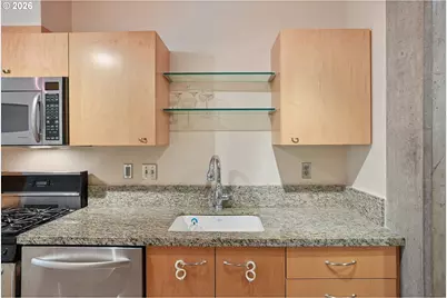 1221 SW 10th Ave #211, Portland, OR 97205 - Photo 15