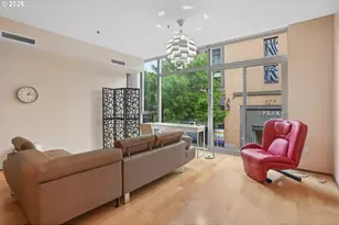 1221 SW 10th Ave, Portland, OR 97205 - Photo 9