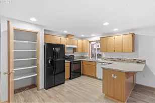 107 Mission Rd, Kelso, WA 98626 - Photo 9