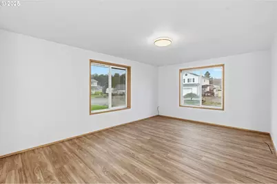 107 Mission Rd, Kelso, WA 98626 - Photo 5