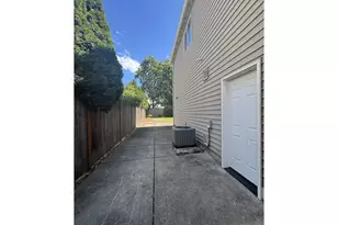 3988 Century Dr, Eugene, OR 97402 - Photo 43