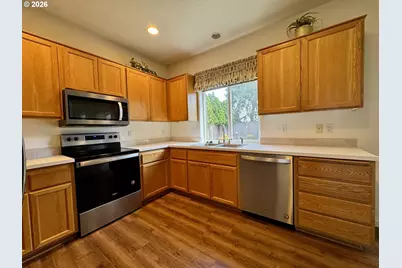 3988 Century Dr, Eugene, OR 97402 - Photo 13
