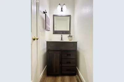 3988 Century Dr, Eugene, OR 97402 - Photo 17