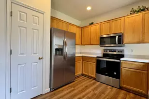 3988 Century Dr, Eugene, OR 97402 - Photo 11