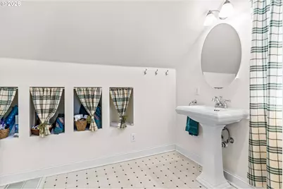 1960 Alder St, Eugene, OR 97405 - Photo 23
