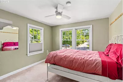 1960 Alder St, Eugene, OR 97405 - Photo 17