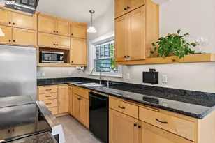 1960 Alder St, Eugene, OR 97405 - Photo 3