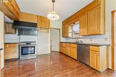 9424 N Polk Ave, Portland, OR 97203 - Photo 9