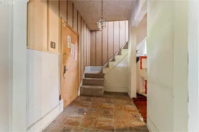9424 N Polk Ave, Portland, OR 97203 - Photo 3
