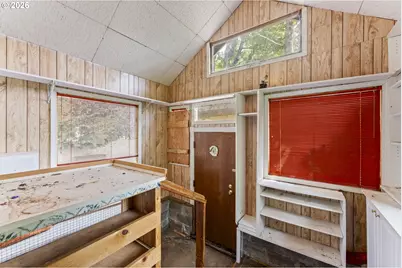 9424 N Polk Ave, Portland, OR 97203 - Photo 29