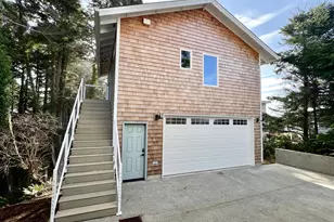 143 E Tanana Ave, Cannon Beach, OR 97110 - Photo 3