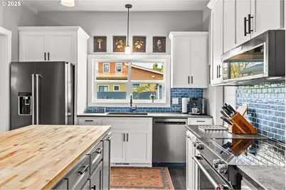 335 N H St, Cottage Grove, OR 97424 - Photo 13