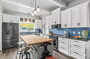 335 N H St, Cottage Grove, OR 97424 - Photo 11