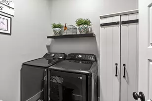 335 N H St, Cottage Grove, OR 97424 - Photo 23