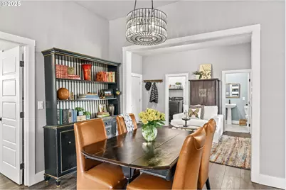 335 N H St, Cottage Grove, OR 97424 - Photo 17