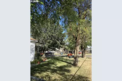 303 N A St, Condon, OR 97823 - Photo 27