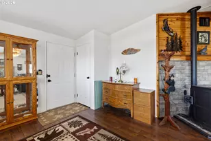 3659 NW Broad St, Roseburg, OR 97471 - Photo 5