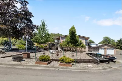 3659 NW Broad St, Roseburg, OR 97471 - Photo 41