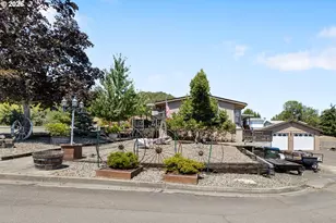 3659 NW Broad St, Roseburg, OR 97471 - Photo 41