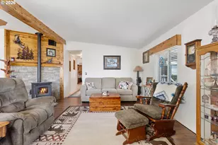 3659 NW Broad St, Roseburg, OR 97471 - Photo 11