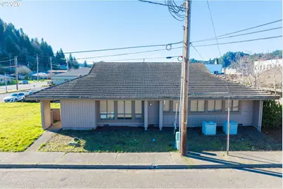 320 Fir Ave, Reedsport, OR 97467 - Photo 11
