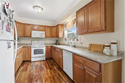 565 Brown Ct, Woodburn, OR 97071 - Photo 23