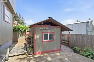 565 Brown Ct, Woodburn, OR 97071 - Photo 37